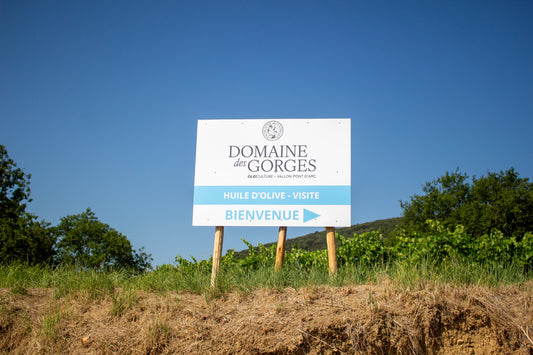 Bouteilles du Domaine des Gorges chez nos partenaires épiceries fines et caves